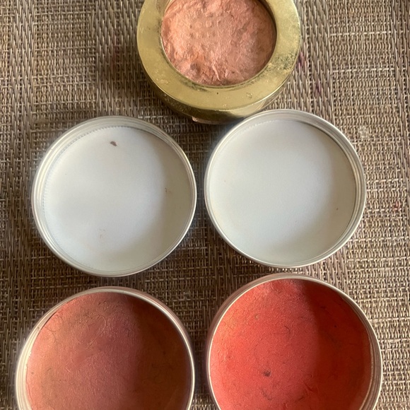 Blushes! - Picture 4 of 6